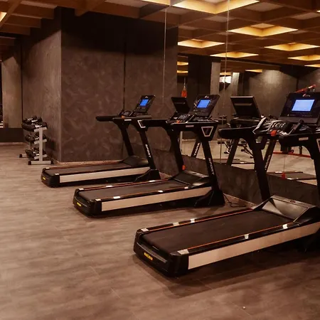 2Br With Fast Wifi Free Bikes, Rooftop, Pool, And Gym